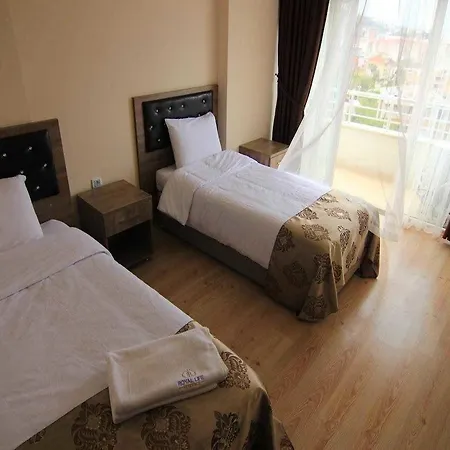 Hotel apartamentowy Royal Life 2*
